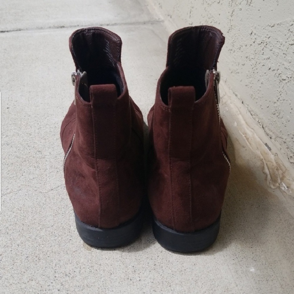 Shoes - Picture 8 of 8